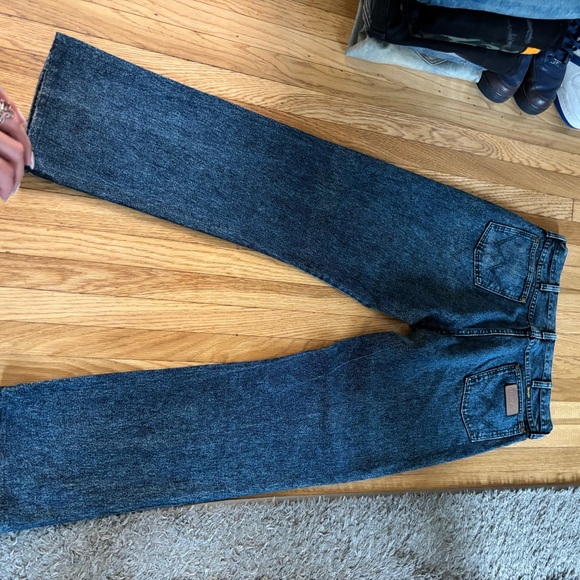 Wrangler Men's Acid Wash Navy Jeans 36x32 - Picture 4 of 6